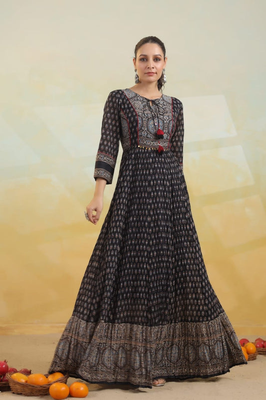 Elegant Full-Length Pure Cotton Anarkali Gown Black